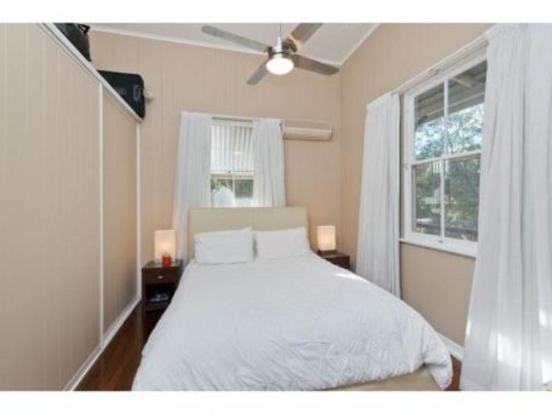 72 Holmesbrook Street, Ashgrove QLD 4060