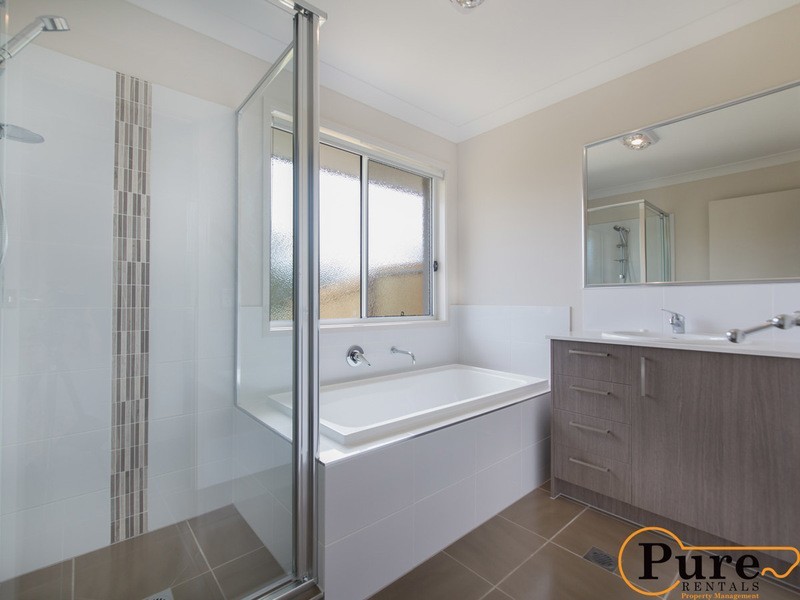 19 Conimbla Crescent, Waterford QLD 4133