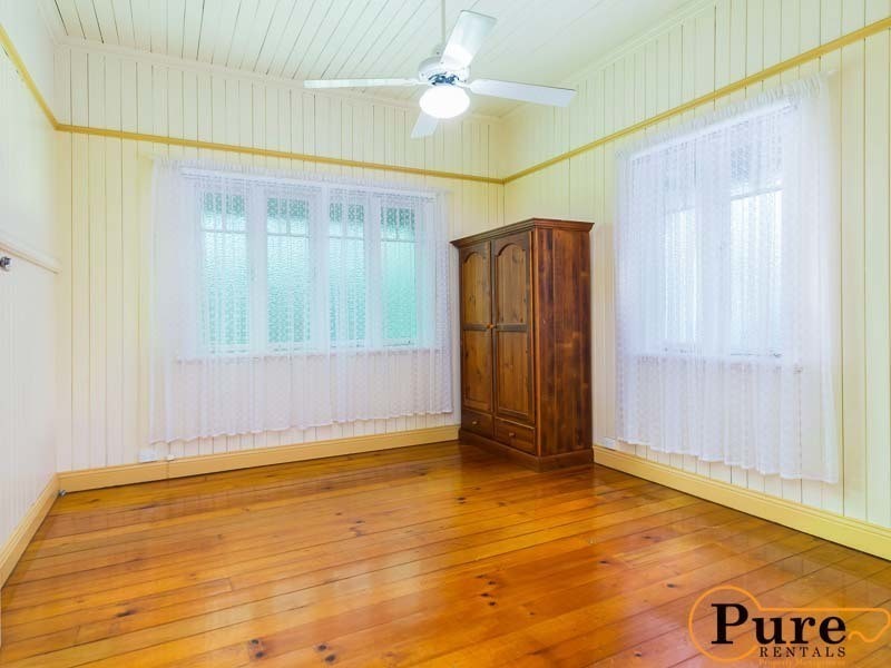 81 Lloyd Street, Camp Hill QLD 4152