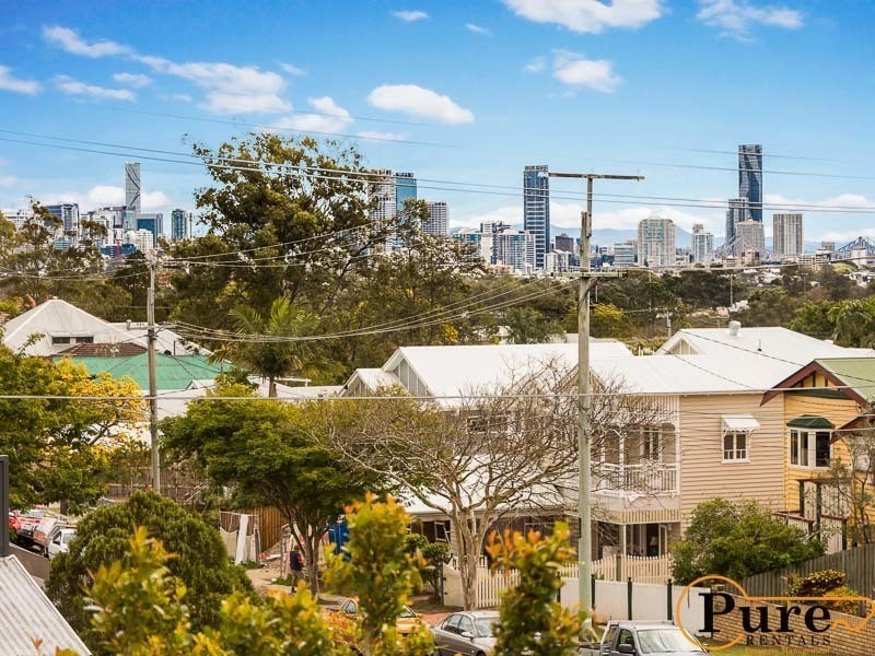 81 Lloyd Street, Camp Hill QLD 4152