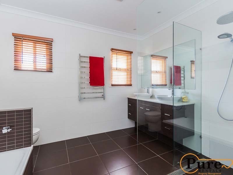 11 Ernest Street, Woody Point QLD 4019