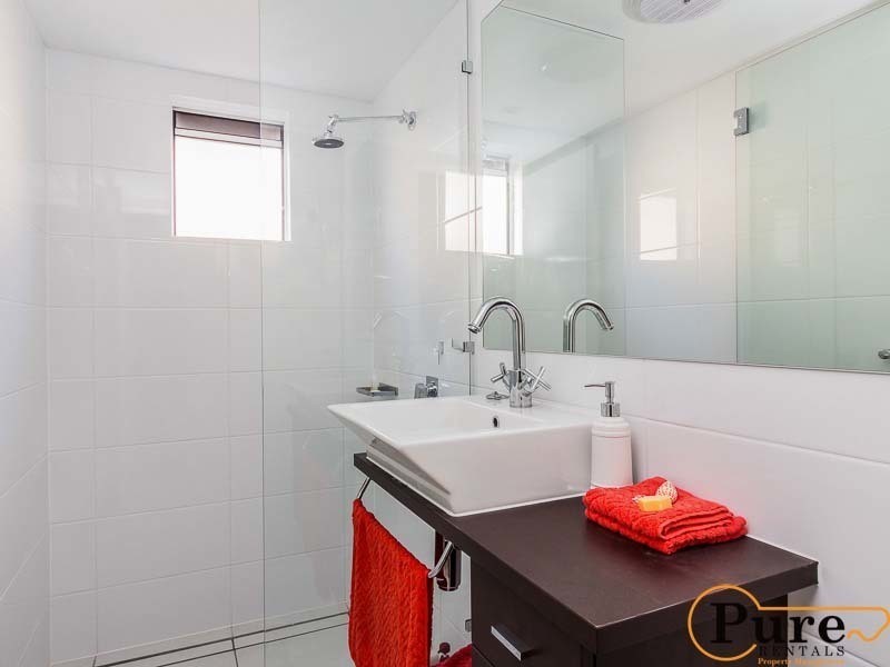 11 Ernest Street, Woody Point QLD 4019