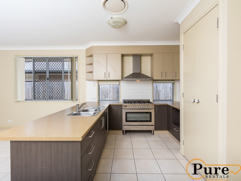 9 Rawlins Crescent, North Lakes QLD 4509