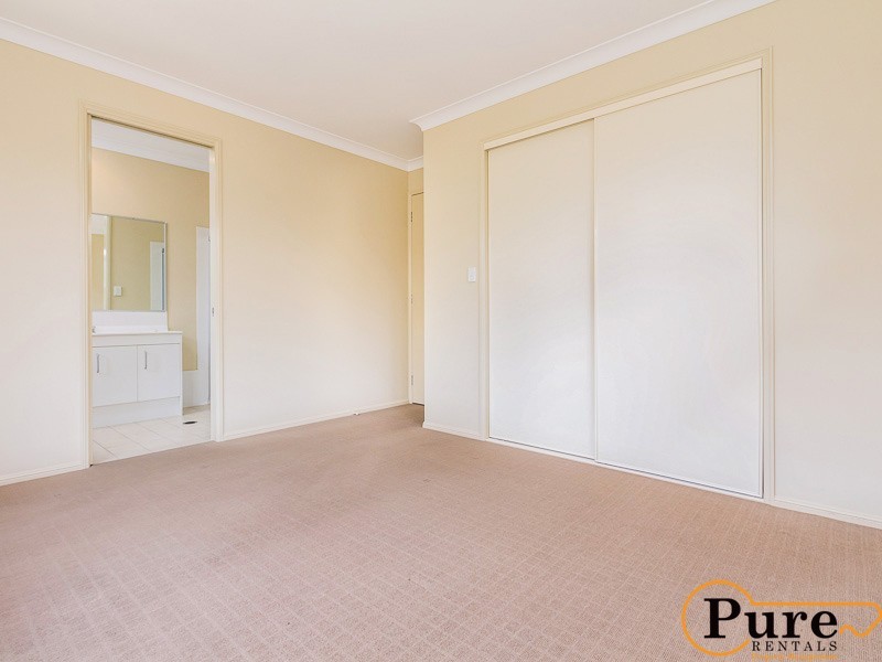 9 Rawlins Crescent, North Lakes QLD 4509
