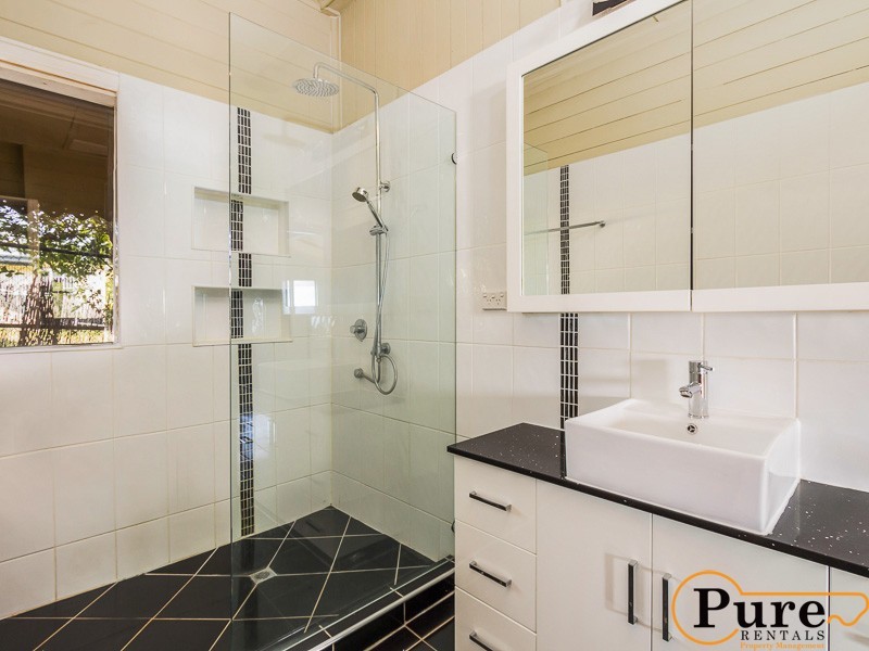 1 Roma Street, North Booval QLD 4304