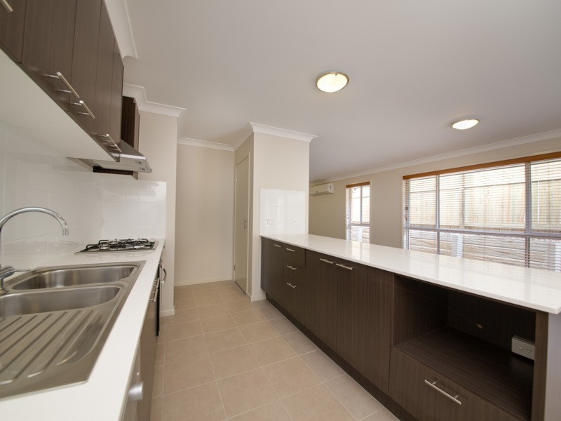 32 Hallvard Crescent, Augustine Heights QLD 4300