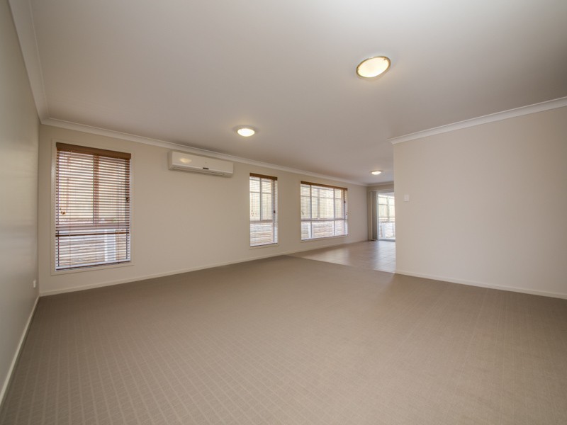 32 Hallvard Crescent, Augustine Heights QLD 4300