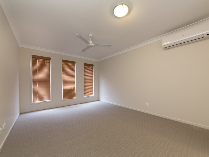 32 Hallvard Crescent, Augustine Heights QLD 4300