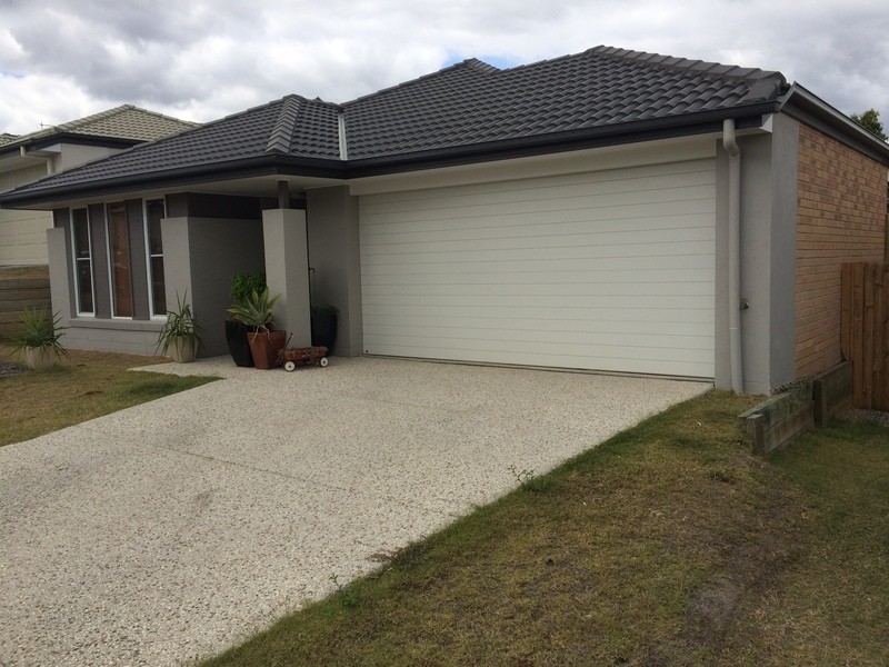 32 Hallvard Crescent, Augustine Heights QLD 4300