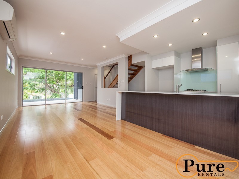 2/36  Collins Street, Clayfield QLD 4011