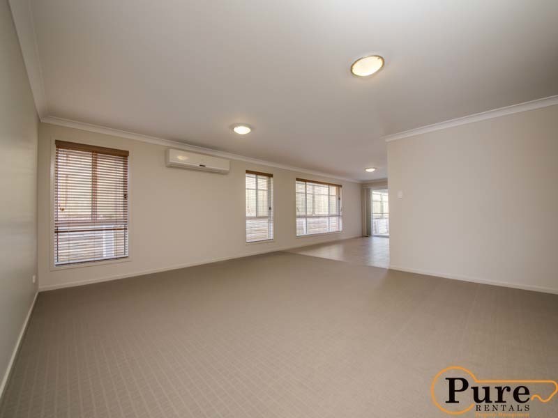 32 Hallvard Crescent, Augustine Heights QLD 4300