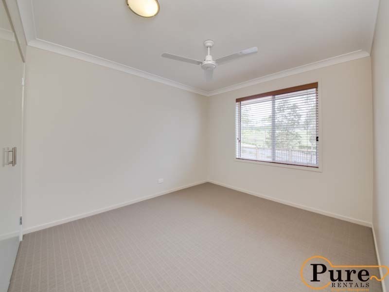 32 Hallvard Crescent, Augustine Heights QLD 4300
