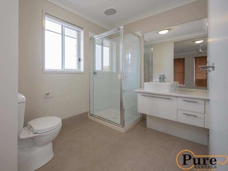32 Hallvard Crescent, Augustine Heights QLD 4300