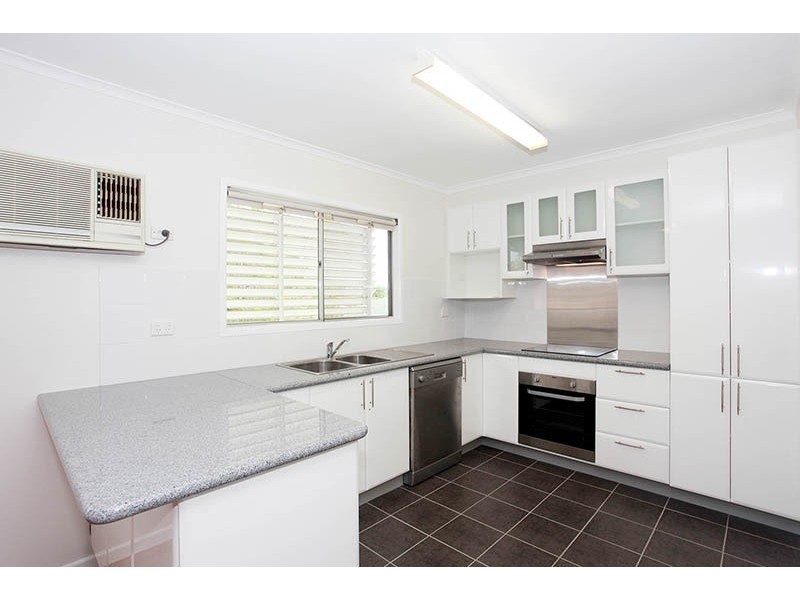 14 Fontaine Street, Stafford Heights QLD 4053