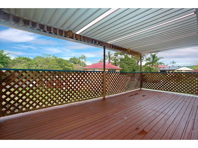 14 Fontaine Street, Stafford Heights QLD 4053