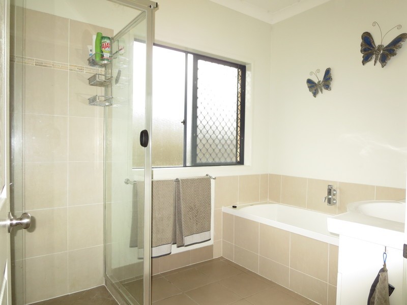 20 Stone Brook Court, Cashmere QLD 4500