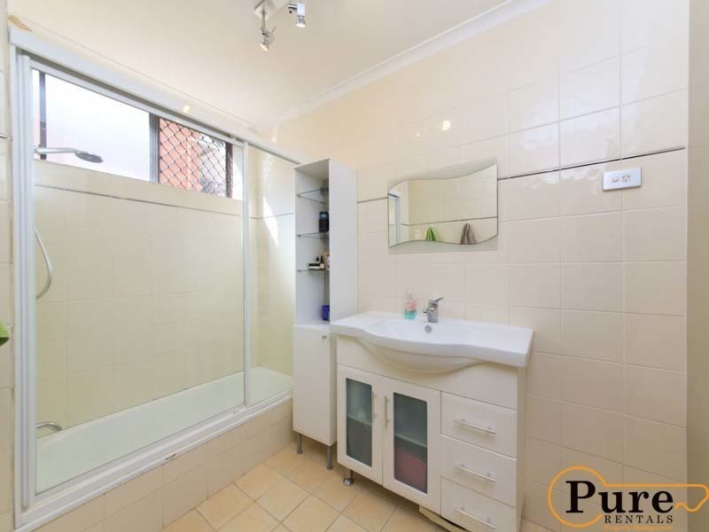 1/16 Mansfield Street, Coorparoo QLD 4151