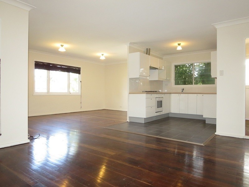 10 Fleur Street, Woodridge QLD 4114