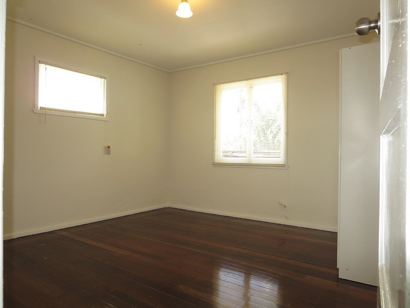 10 Fleur Street, Woodridge QLD 4114