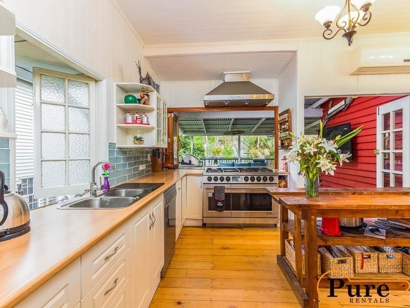 16 Crosby Road, Albion QLD 4010