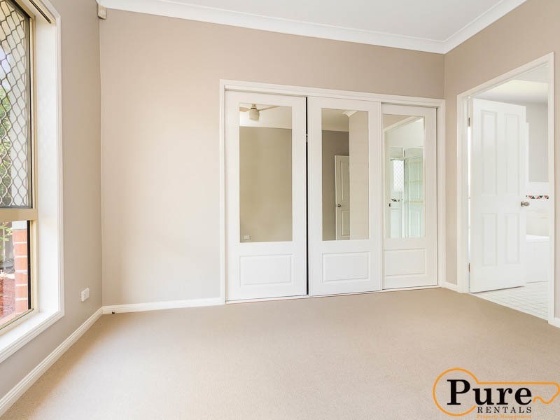 1356 Creek Road, Carina QLD 4152