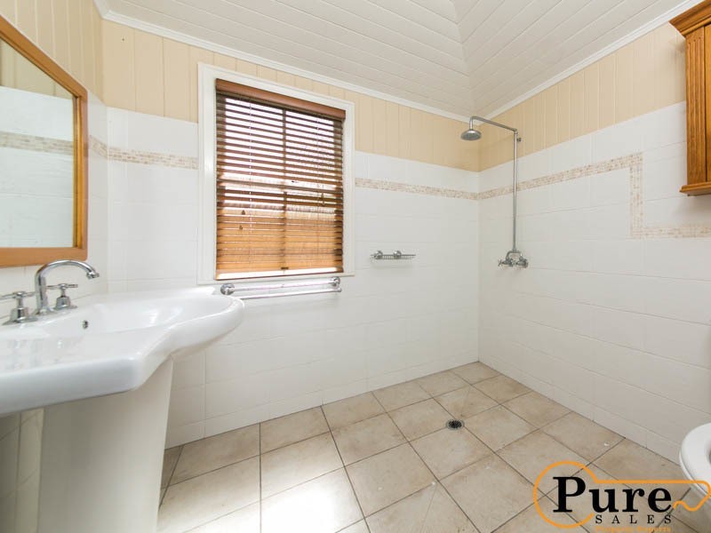 10 Kerwick Street, Redbank QLD 4301
