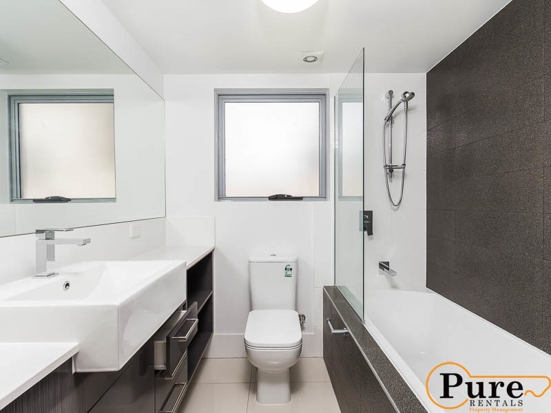 4/146 Cavendish Road, Coorparoo QLD 4151