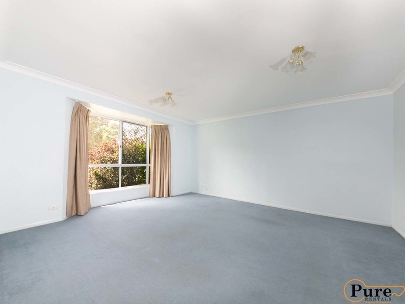 5 Renfrew Street, Hillcrest QLD 4118