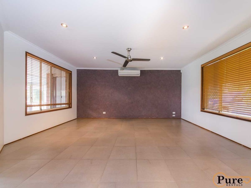 5 Leesa Court, Highland Park QLD 4211
