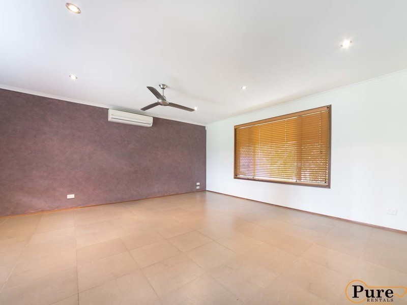 5 Leesa Court, Highland Park QLD 4211