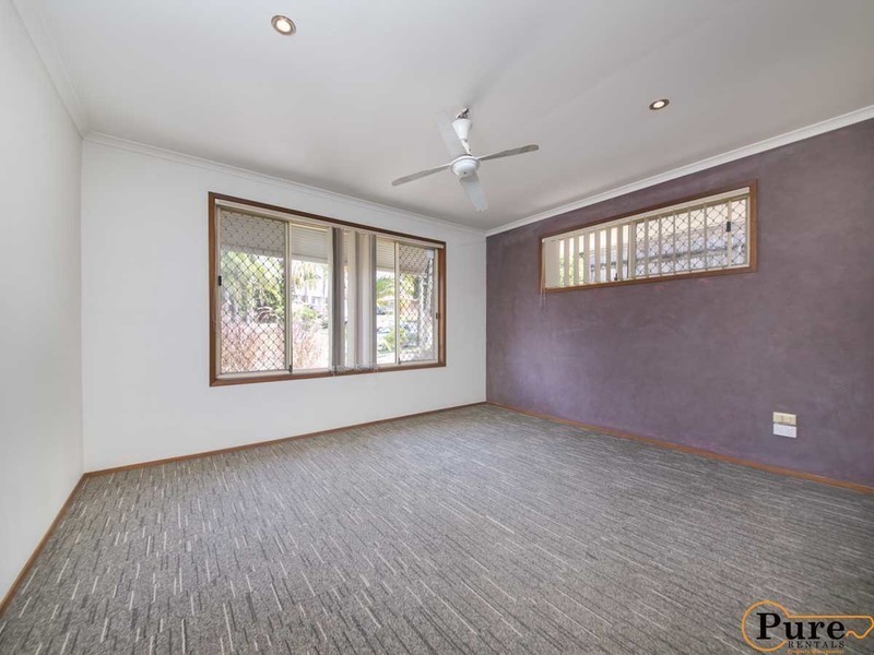 5 Leesa Court, Highland Park QLD 4211