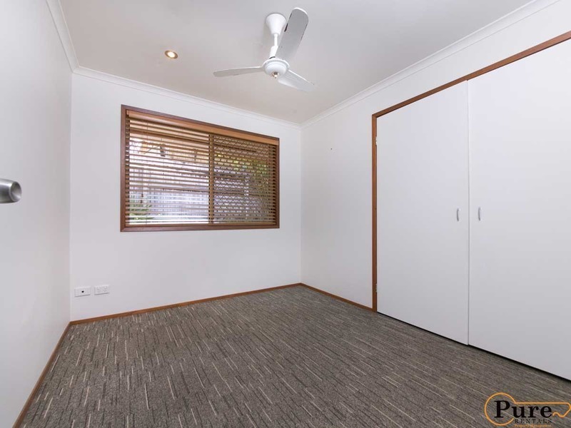 5 Leesa Court, Highland Park QLD 4211