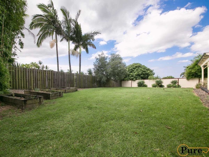 5 Leesa Court, Highland Park QLD 4211