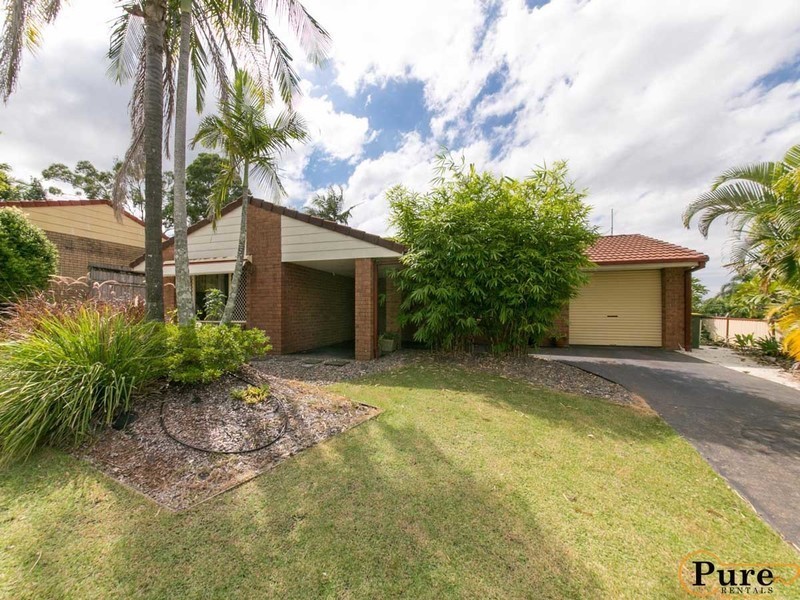 5 Leesa Court, Highland Park QLD 4211