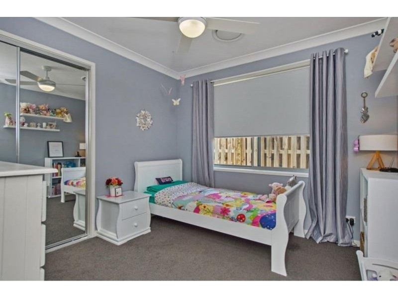 15 Riverbreeze Crescent, Maudsland QLD 4210