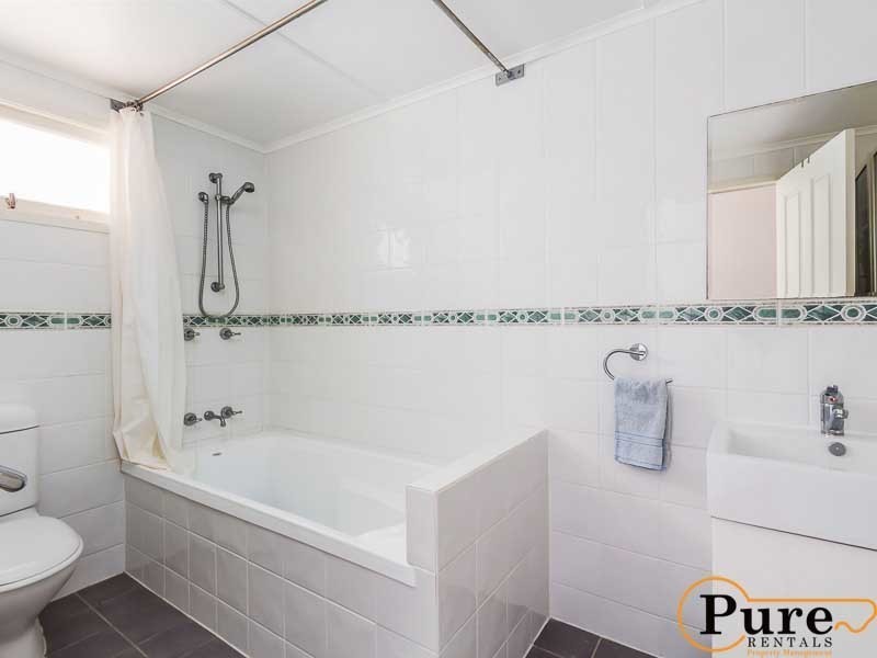 74 Barmore Street, Tarragindi QLD 4121