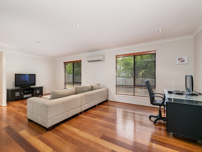 36 Campbell Terrace, Oxley QLD 4075