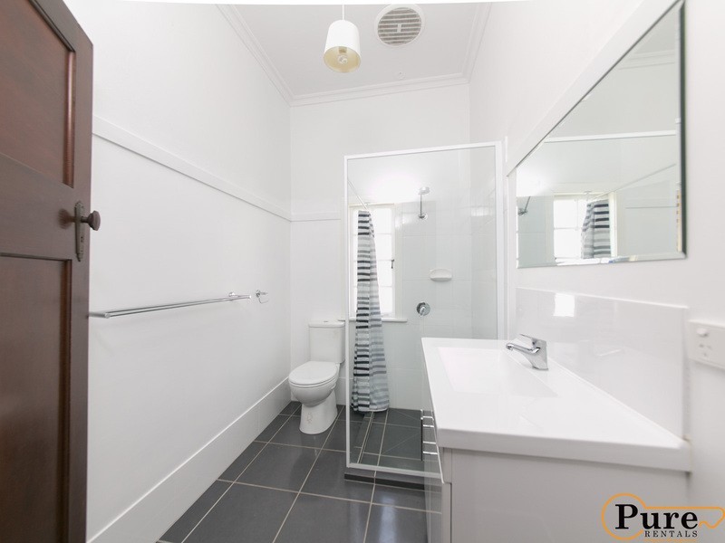 66 Newman Avenue, Camp Hill QLD 4152