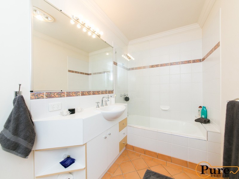 1/23A  Royal Street, Paddington QLD 4064