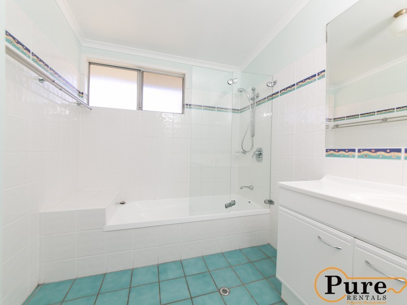 27 Backford Street, Chermside West QLD 4032