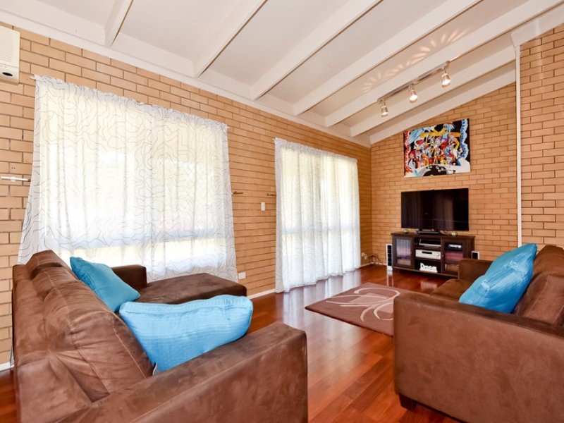 10 Jamie Grove, Springwood QLD 4127