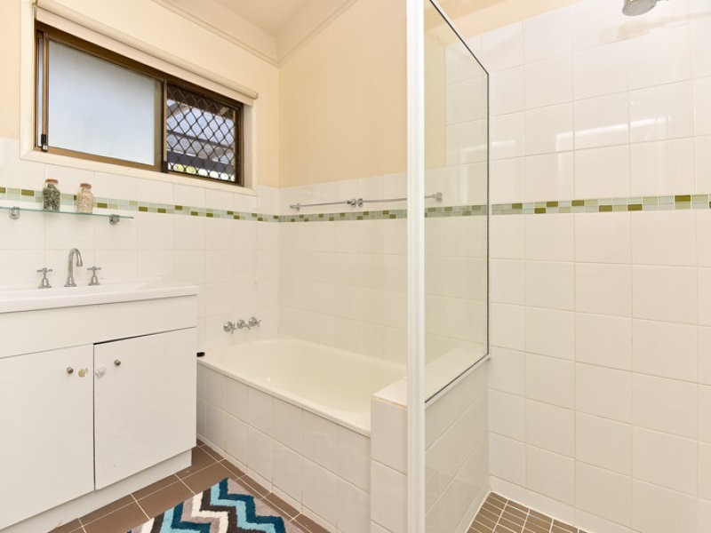 10 Jamie Grove, Springwood QLD 4127