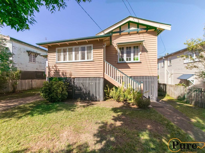 9 Framont Avenue, Holland Park QLD 4121