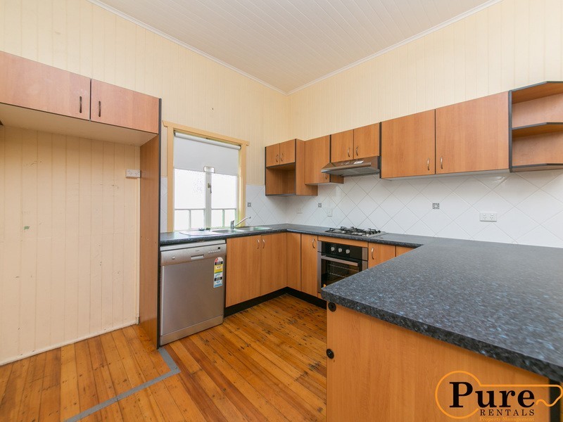 9 Framont Avenue, Holland Park QLD 4121