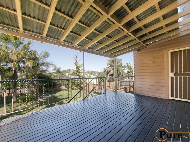 9 Framont Avenue, Holland Park QLD 4121