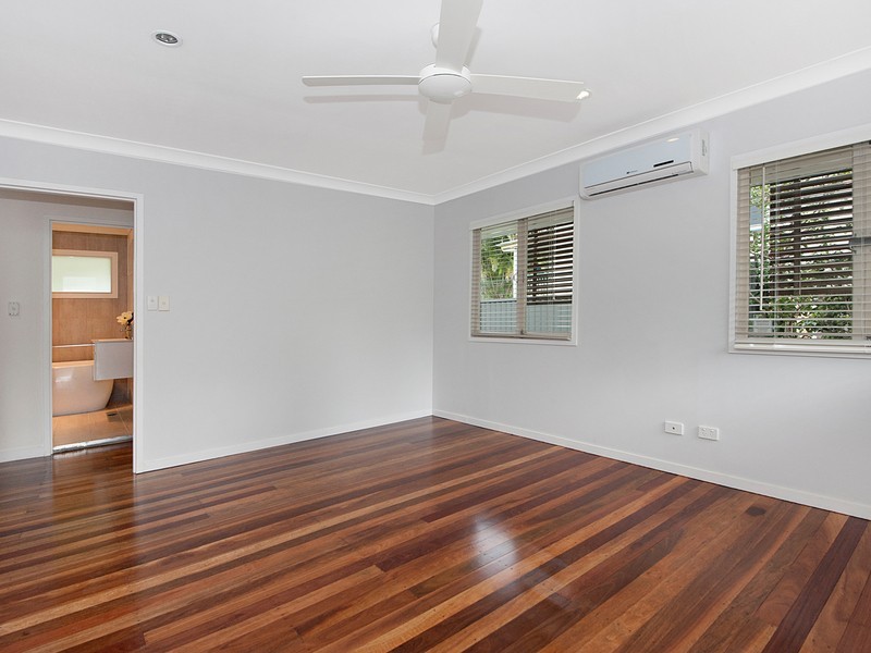 19 Falkirk Street, Stafford Heights QLD 4053