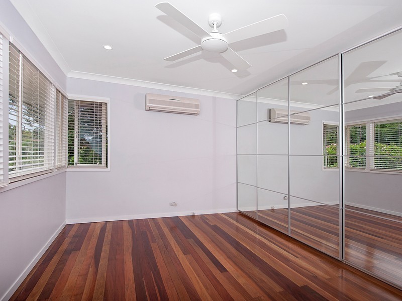 19 Falkirk Street, Stafford Heights QLD 4053