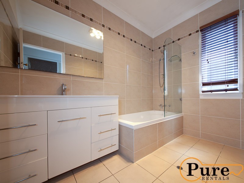 43 Davenport Street, Chermside QLD 4032