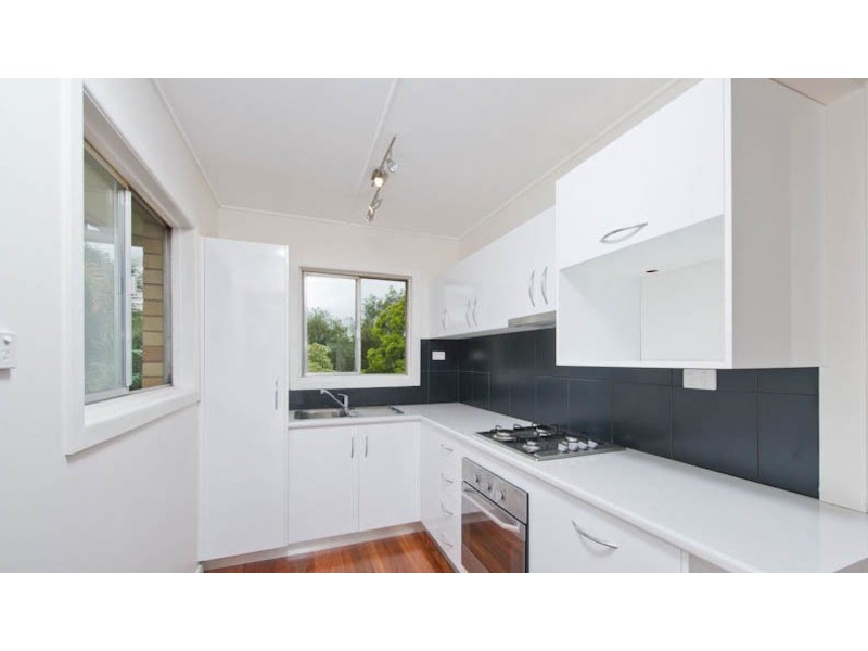 7 Yanderra Avenue, Arana Hills QLD 4054