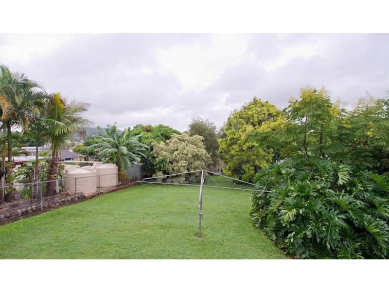 7 Yanderra Avenue, Arana Hills QLD 4054